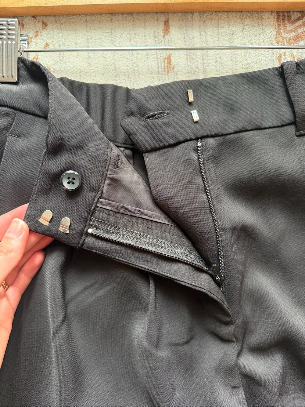 Quince Stretch Crepe Pleated Wide Leg Pant- Black - Picture 6 of 9
